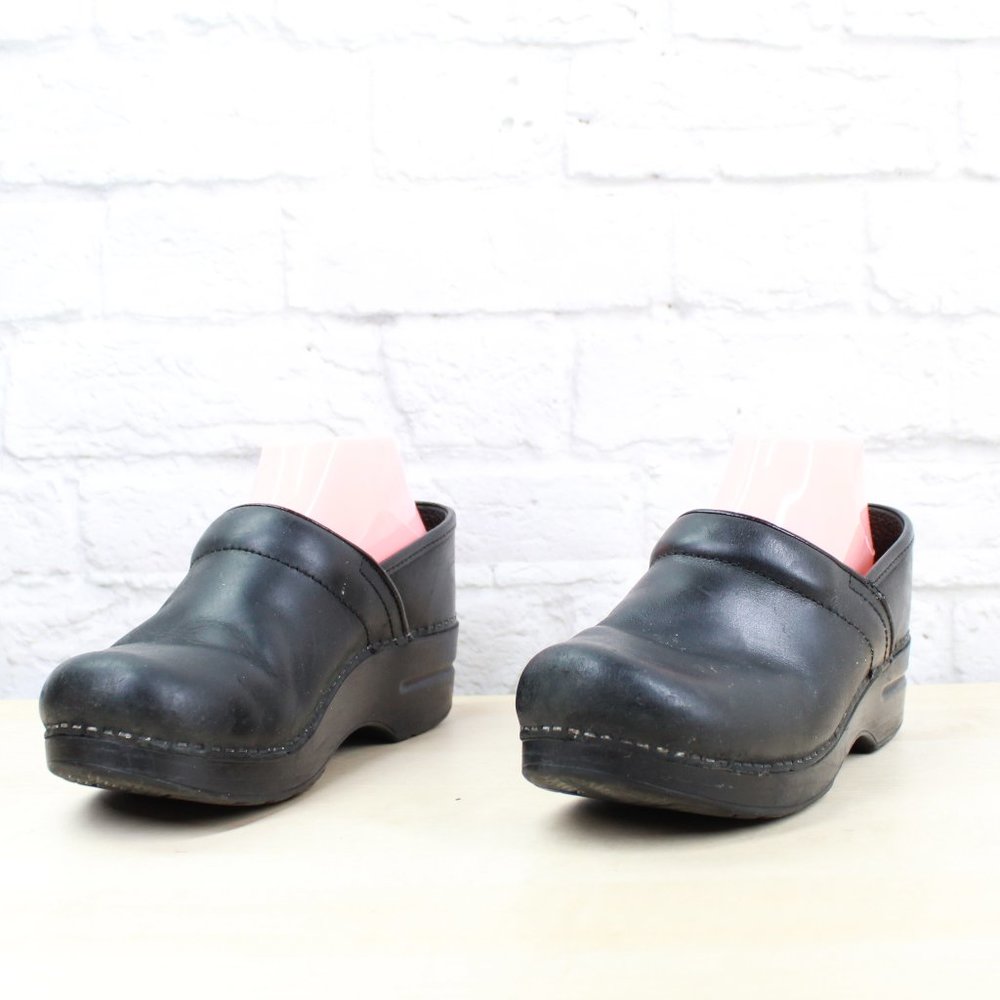 DANSKO Women's Matte Black Leather Professional Slip On Clogs Size 38 / 8 - Picture 2 of 9